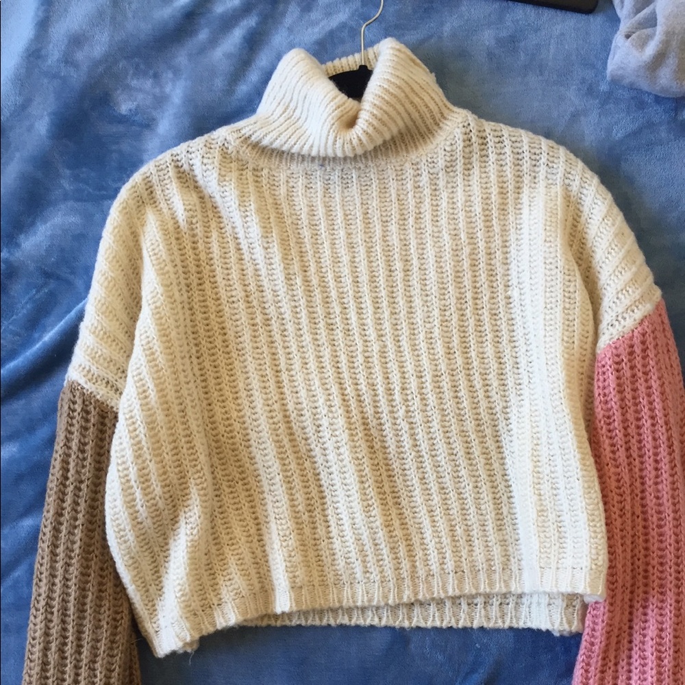 Cropped Small Turtleneck from Pretty Little Thing